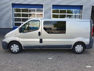 Nissan Primastar 2.0 dCi 350L DC picture 2
