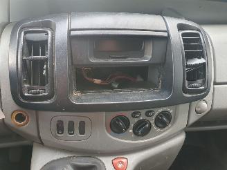 Nissan Primastar 2.0 dCi 350L DC picture 18