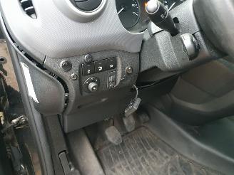 Peugeot Partner L2 122 1.6 BlueHDi 100 Premium Pack S&S picture 14