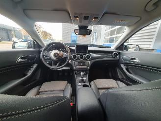 Mercedes Cla-klasse 180 Business Solution AMG picture 15