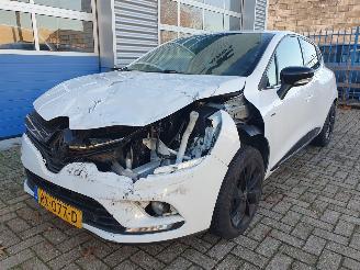 damaged passenger cars Renault Clio 0.9 TCe Limited 2018/3