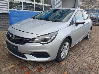 uszkodzony samochody osobowe Opel Astra ASTRA 1.2 turbo 81kW 2019/11