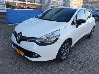 Schadeauto Renault Clio 0.9 TCe ECO Night&Day 2015/4