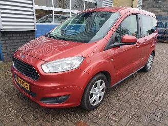 krockskadad bil auto Ford Tourneo Courier 1.0 Titanium 2015/3
