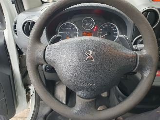 Peugeot Partner 120 1.6 e-HDI L1 XT Profit + 2Tronic Automaat Schadevrij picture 14