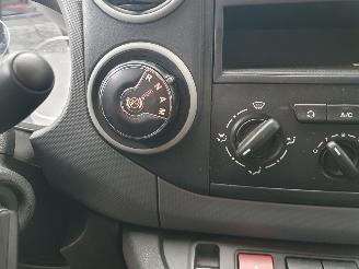 Peugeot Partner 120 1.6 e-HDI L1 XT Profit + 2Tronic Automaat Schadevrij picture 17