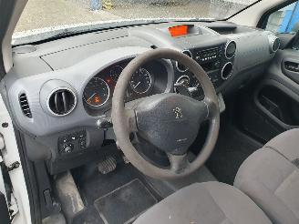 Peugeot Partner 120 1.6 e-HDI L1 XT Profit + 2Tronic Automaat Schadevrij picture 13