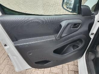 Peugeot Partner 120 1.6 e-HDI L1 XT Profit + 2Tronic Automaat Schadevrij picture 11