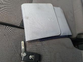 Peugeot Partner 120 1.6 e-HDI L1 XT Profit + 2Tronic Automaat Schadevrij picture 18