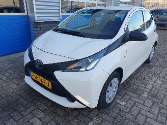 Unfallwagen Toyota Aygo 1.0 VVT-i x-fun 2018/2