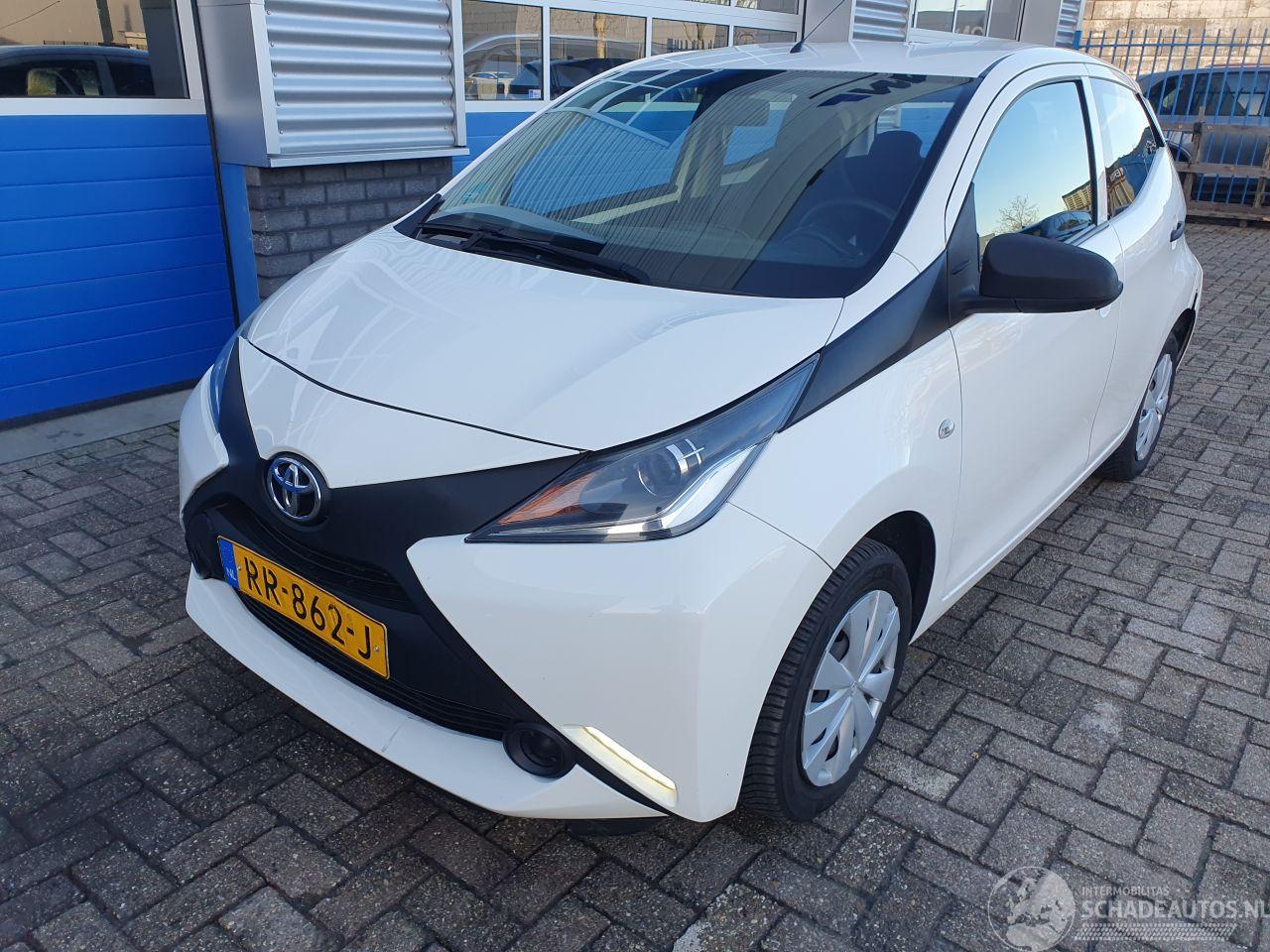 Toyota Aygo 1.0 VVT-i x-fun