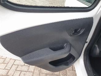 Peugeot 108 1.0 e-VTi Active picture 20