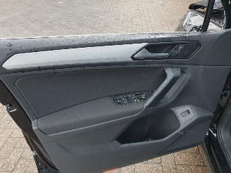 Volkswagen Tiguan 1.4 TSI Comfortline Business R-line picture 16