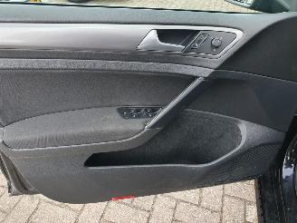 Volkswagen Golf 1.0 TSI Trendline picture 12