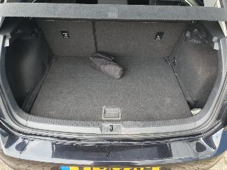 Volkswagen Golf 1.0 TSI Trendline picture 24
