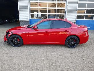 Alfa Romeo Giulia 2.0 T AWD Veloce Automaat picture 3