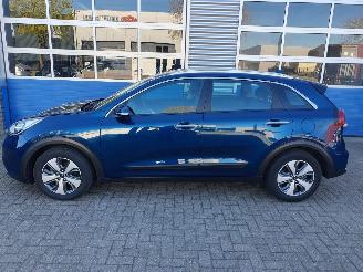 Kia Niro 1.6 GDi Hybrid DynamicLine picture 2