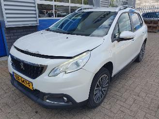 uszkodzony samochody osobowe Peugeot 2008 1.2 PureTech Active 2016/10