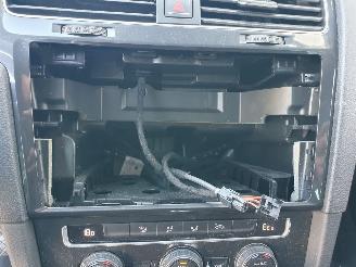 Volkswagen e-Golf  picture 17