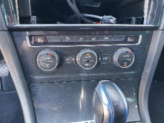 Volkswagen e-Golf  picture 18