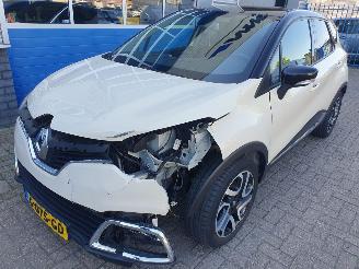 uszkodzony samochody osobowe Renault Captur Automaat 1.2 TCe Dynamique 2015/4