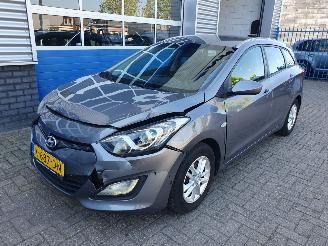 Unfallwagen Hyundai I-30 1.6 GDI Go! 2014/12