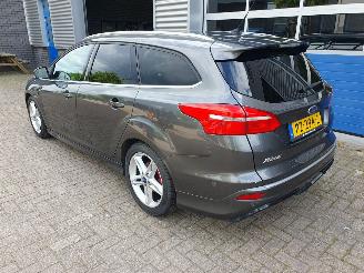 Ford Focus 1.0 Titanium picture 3
