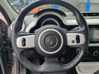 Renault Twingo 1.0 SCe Collection picture 19