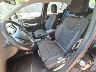 Opel Astra 1.2 Business Edition picture 13