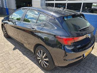 Opel Astra 1.2 Business Edition picture 3