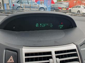 Toyota Yaris 1.3 VVTi Terra schadevrij picture 18