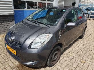 Coche accidentado Toyota Yaris 1.3 VVTi Terra schadevrij 2008/1
