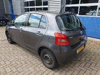 Toyota Yaris 1.3 VVTi Terra schadevrij picture 3