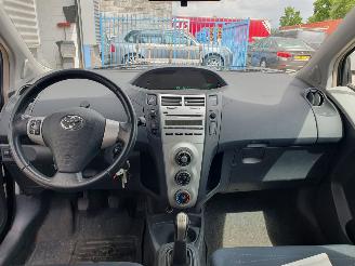 Toyota Yaris 1.3 VVTi Terra schadevrij picture 16