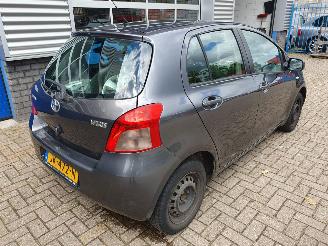 Toyota Yaris 1.3 VVTi Terra schadevrij picture 5