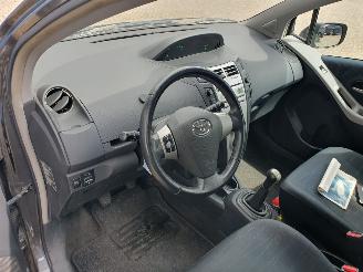 Toyota Yaris 1.3 VVTi Terra schadevrij picture 13