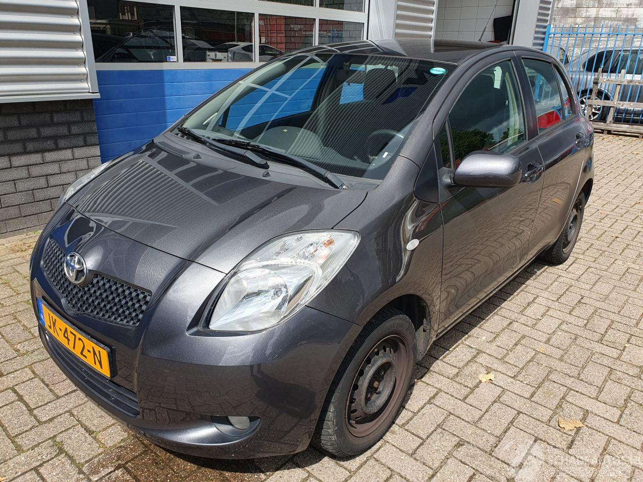 Toyota Yaris 1.3 VVTi Terra schadevrij