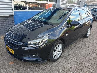 Damaged car Opel Astra SPORTS TOURER 1.4 Edition 2016/7