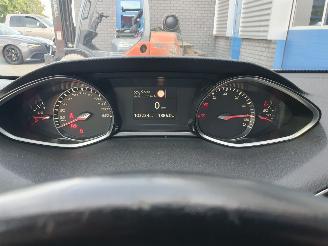 Peugeot 308 1.2 PureTech Blue Lease Premium picture 24