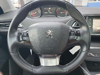 Peugeot 308 1.2 PureTech Blue Lease Premium picture 23