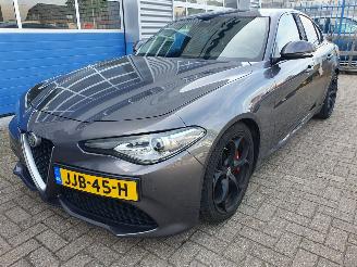 Voiture accidenté Alfa Romeo Giulia 2.0T AWD Veloce Automaat 2017/10