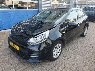 Damaged car Kia Rio 1.2 CVVT ComfortLine 2015/6