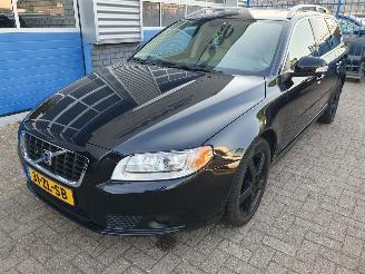 uszkodzony samochody osobowe Volvo V-70 2.5T Summum Automaat 2008/3