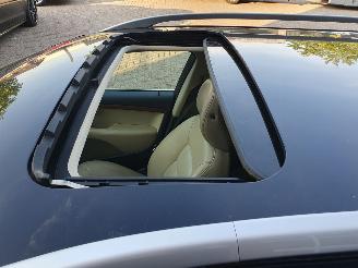 Volvo V-70 2.5T Summum Automaat picture 3