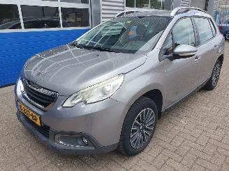 skadebil auto Peugeot 2008 1.2 Puretech Allure 2015/7