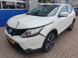 krockskadad bil auto Nissan Qashqai 1.5 dCi Connect Edition 2014/11