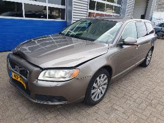 uszkodzony samochody osobowe Volvo V-70 1.6 T4 Summum Automaat 2012/6
