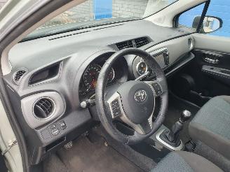 Toyota Yaris 1.3 VVT-i Aspiration picture 16