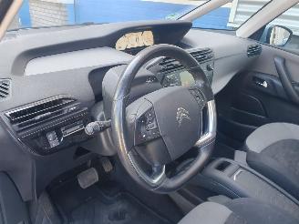 Citroën C4 PICASSO 1.6 e-HDi Tendance Automaat diesel picture 15