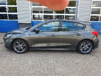 Ford Focus 1.0 EcoBoost Hybrid ST Line Business picture 2